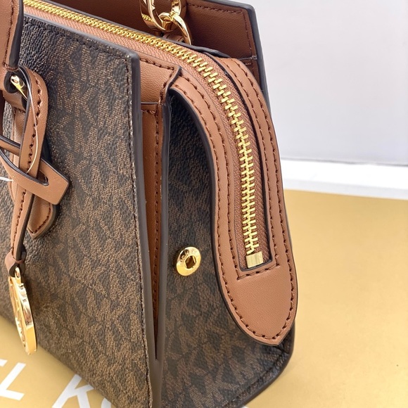 Michael Kors Small Sheila Center
Zip Satchel Crossbody Bag Brown - Picture 15 of 15